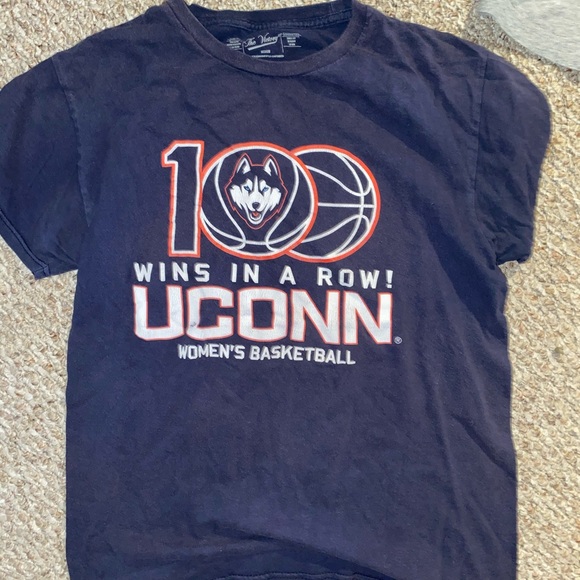 UConn tshirts - Picture 2 of 3